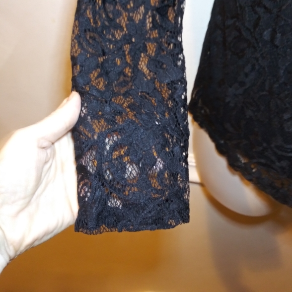 3/$18 JustFab Sexy Black Floral Lace Blouse - Picture 3 of 6